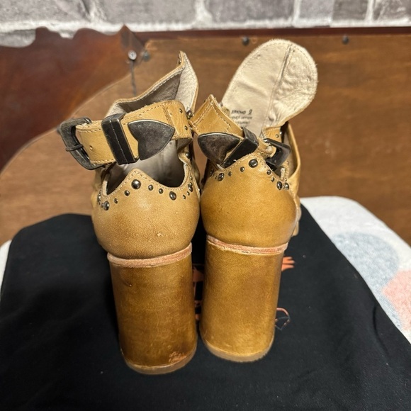 NEW FreeBird Jericho Bootie tan leather ankle strap - Picture 10 of 16